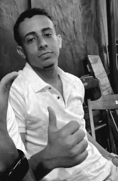 Jovem de 20 anos morre após bater motocicleta em árvore em Ipirá
